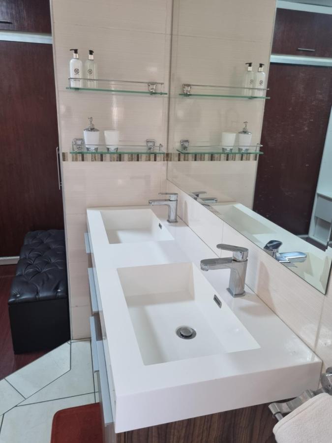 Lalela House Apartment Johannesburg Ngoại thất bức ảnh