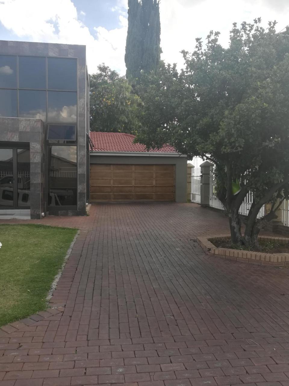 Lalela House Apartment Johannesburg Ngoại thất bức ảnh
